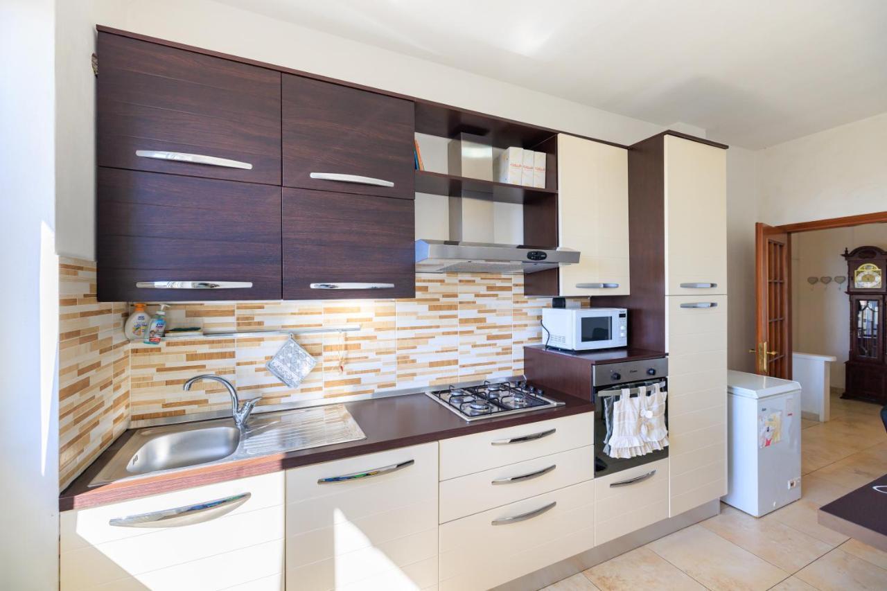 L' Essenziale Apartment ลีวอร์โน ภายนอก รูปภาพ
