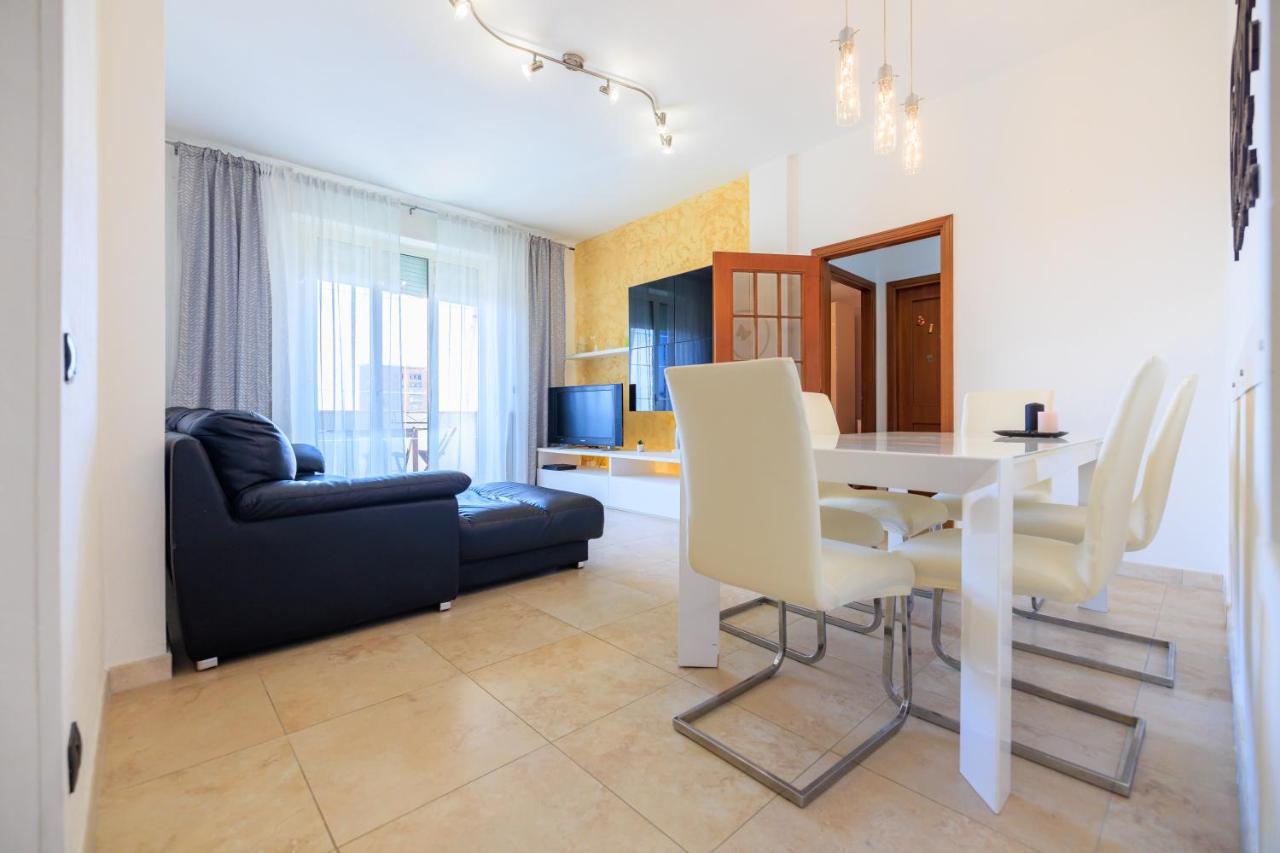 L' Essenziale Apartment ลีวอร์โน ภายนอก รูปภาพ